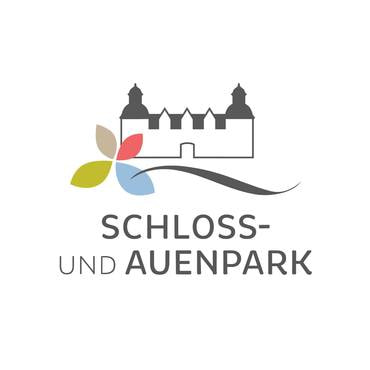Schlosspark Schloss Neuhaus